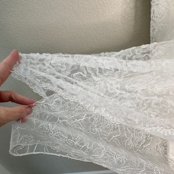 NWT- Wedding gown, strapless, ivory - Picture 13 of 16